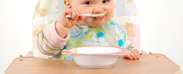 Прикорм ребенка: когда и какие продукты вводить