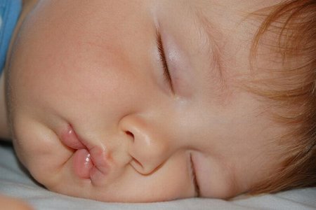 Что делать, если ребенок скрежещет зубами во сне