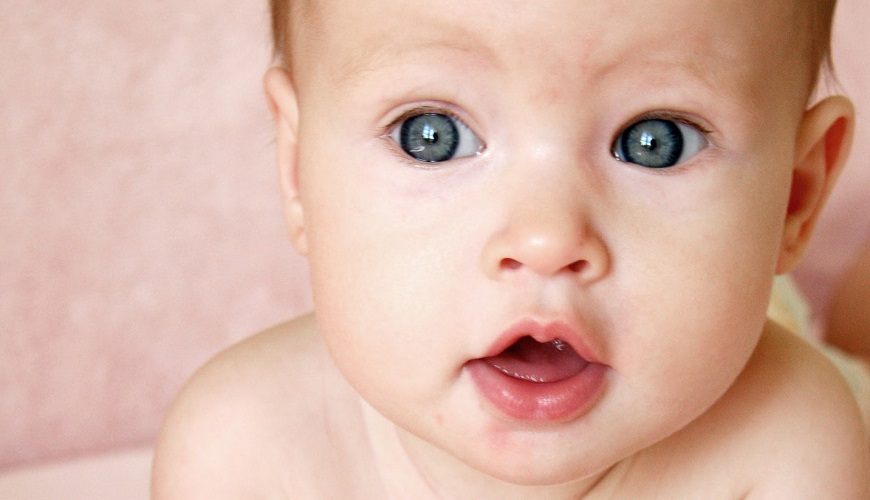 Врожденный стридор – болезнь детей раннего возраста, для которой характерно громкое и шумное дыхание, усиливающееся при кашле и плаче.