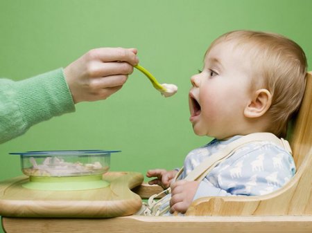 Чем кормить ребёнка в 10 месяцев