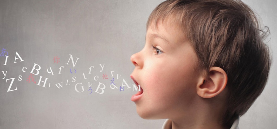 Заикание у детей – состояние, при котором происходит нарушение речевых характеристик: ритма, темпа, плавности речи. 