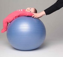 Упражнения с мячом для детей