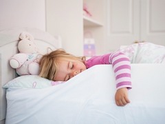 Как приучить ребенка засыпать без родителей?