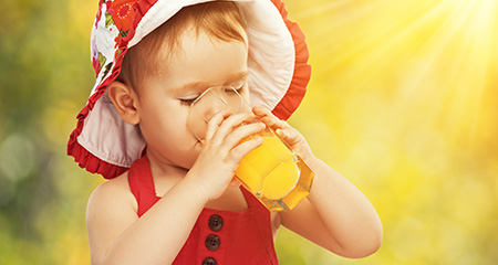Какие соки давать ребенку: виды фруктовых напитков
