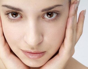 Как правильно наносить крем на лицо?
