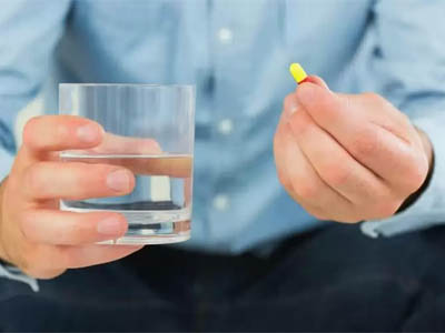  стакан воды, лекарство
