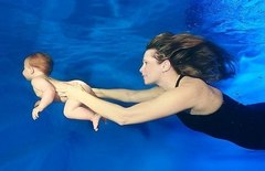Раннее плавание новорожденных 