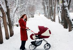 Сколько гулять с новорожденным зимой?