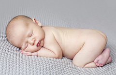 Сколько спит новорожденный?