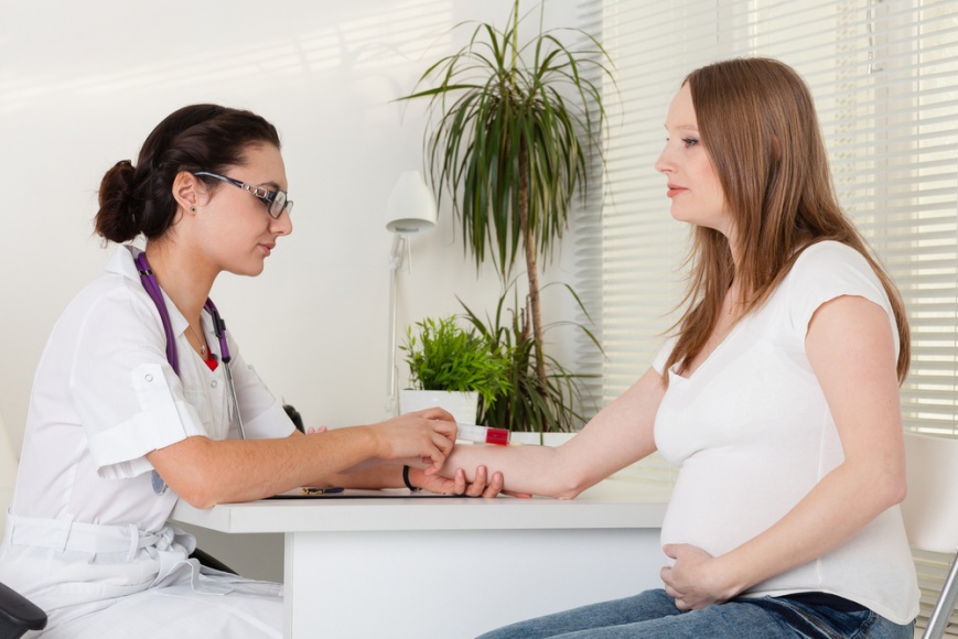 Замершая беременность во втором триместре: причины и симптомы
