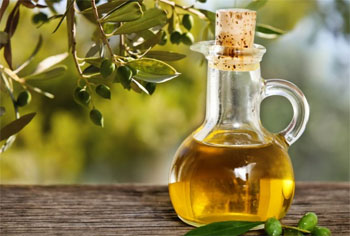 Оливковое масло в графине